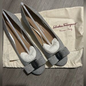 NWT Ferragamo silver Varina ballet flat